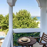 Otel Kamari Potos