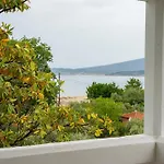 Kamari فندق بوتوس
