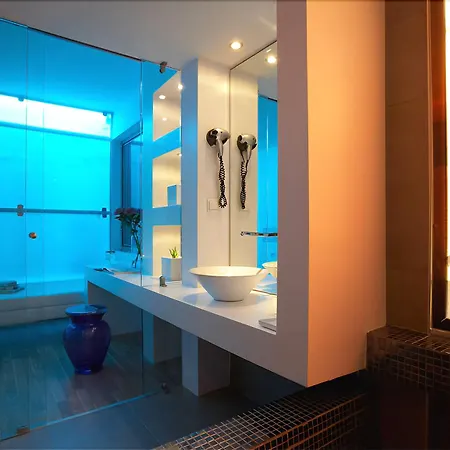 Kamari Hotel 3*