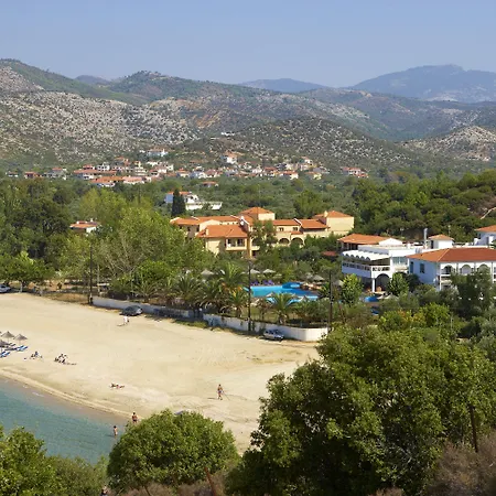 Kamari Hotel Potos