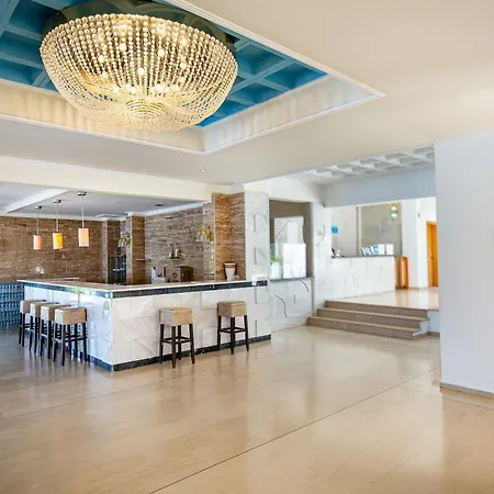 Kamari Hotel
