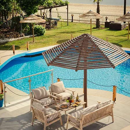 Kamari Hotel Potos