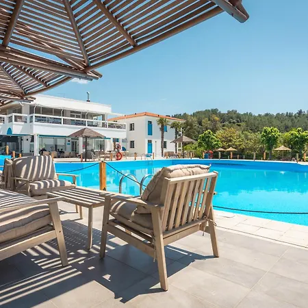 Kamari Hotel