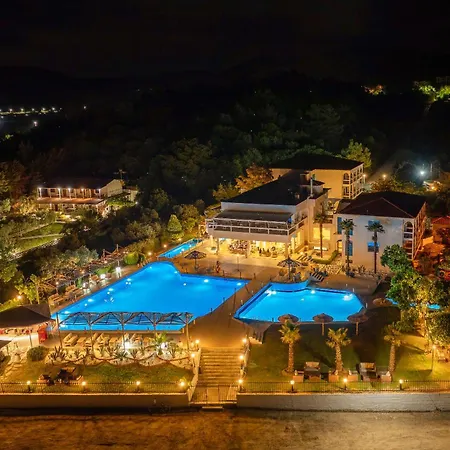 Kamari Hotel Potos