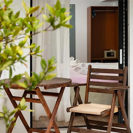 Kamari Hotel 3*