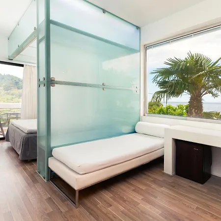 Kamari Hotel 3*