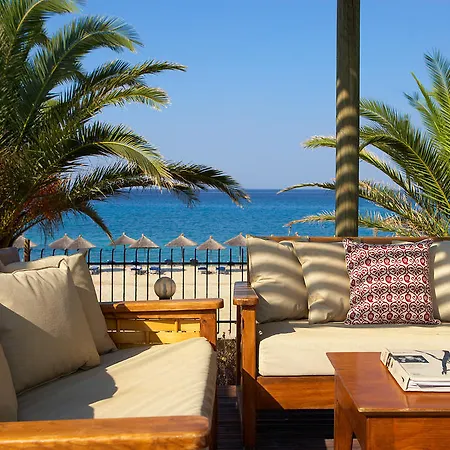 Kamari Hotel Potos