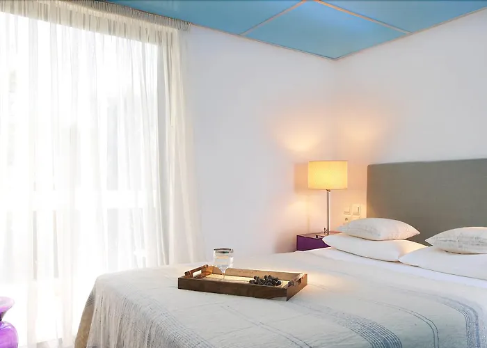 Hotel Kamari 3*