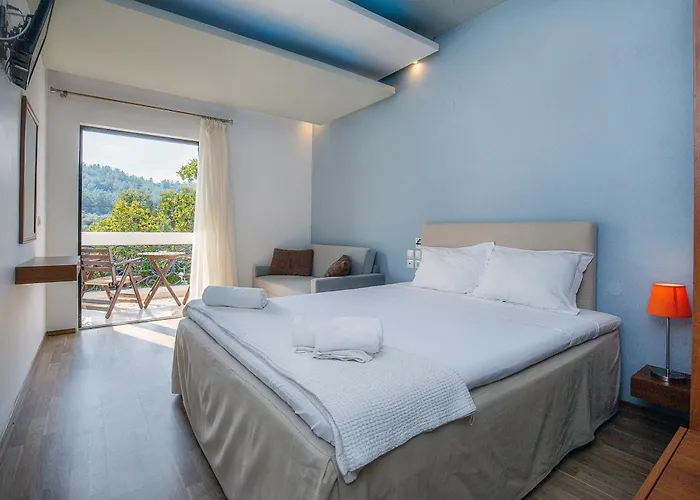 Kamari Hotel