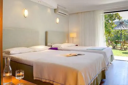Hotel Kamari Potos